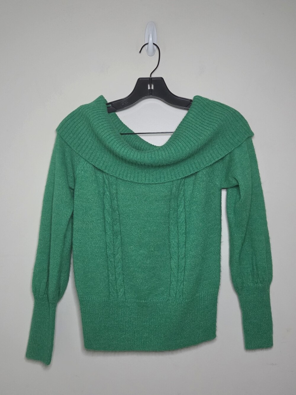 Women's Greylin Green Off Shoulder Sweater Sz XS